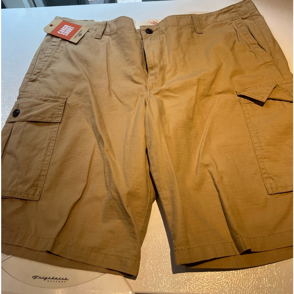 NEW Mens Dockers Cargo shorts size 40